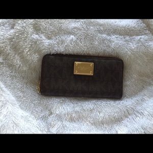 Brand new Michael kors wallet